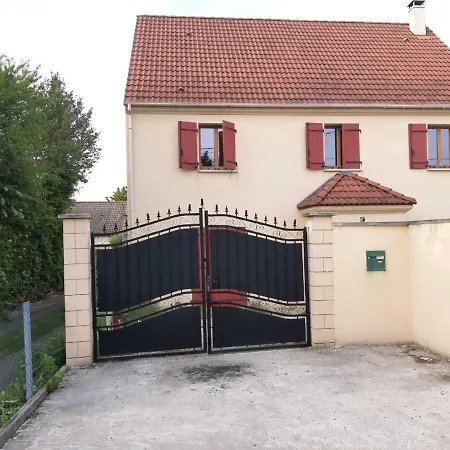 Maison Cheptainville Avec Terrasse Sur Verdure Exterior photo